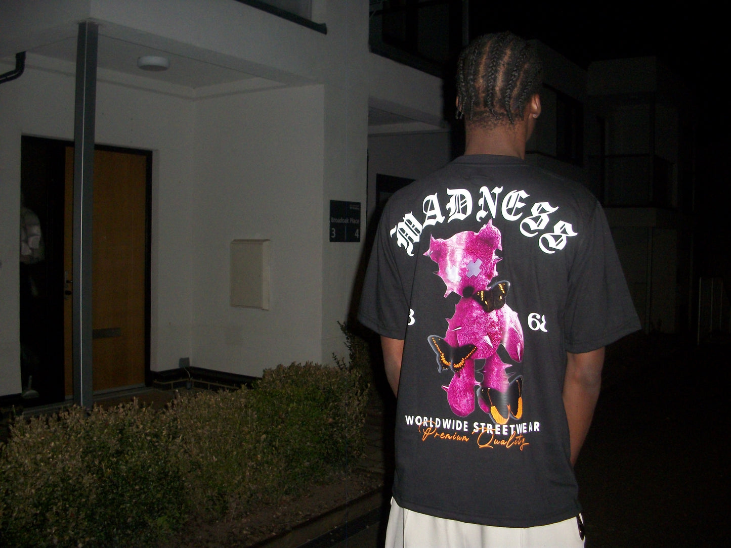 Grandeur Tee - Blackout