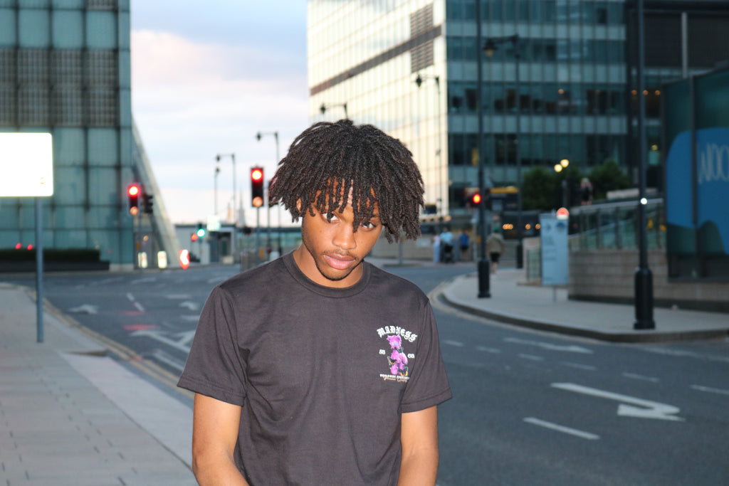 Grandeur Tee - Blackout